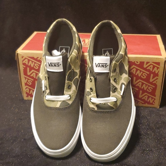Camouflage Van Sneakers - Picture 2 of 7